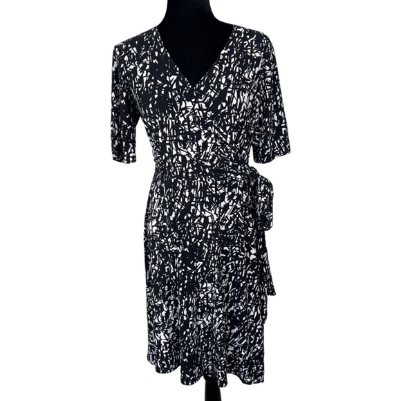 Chaps Black and white printed faux wrap v-neck short sleeve fit& flare dress M - Picture 1 of 10